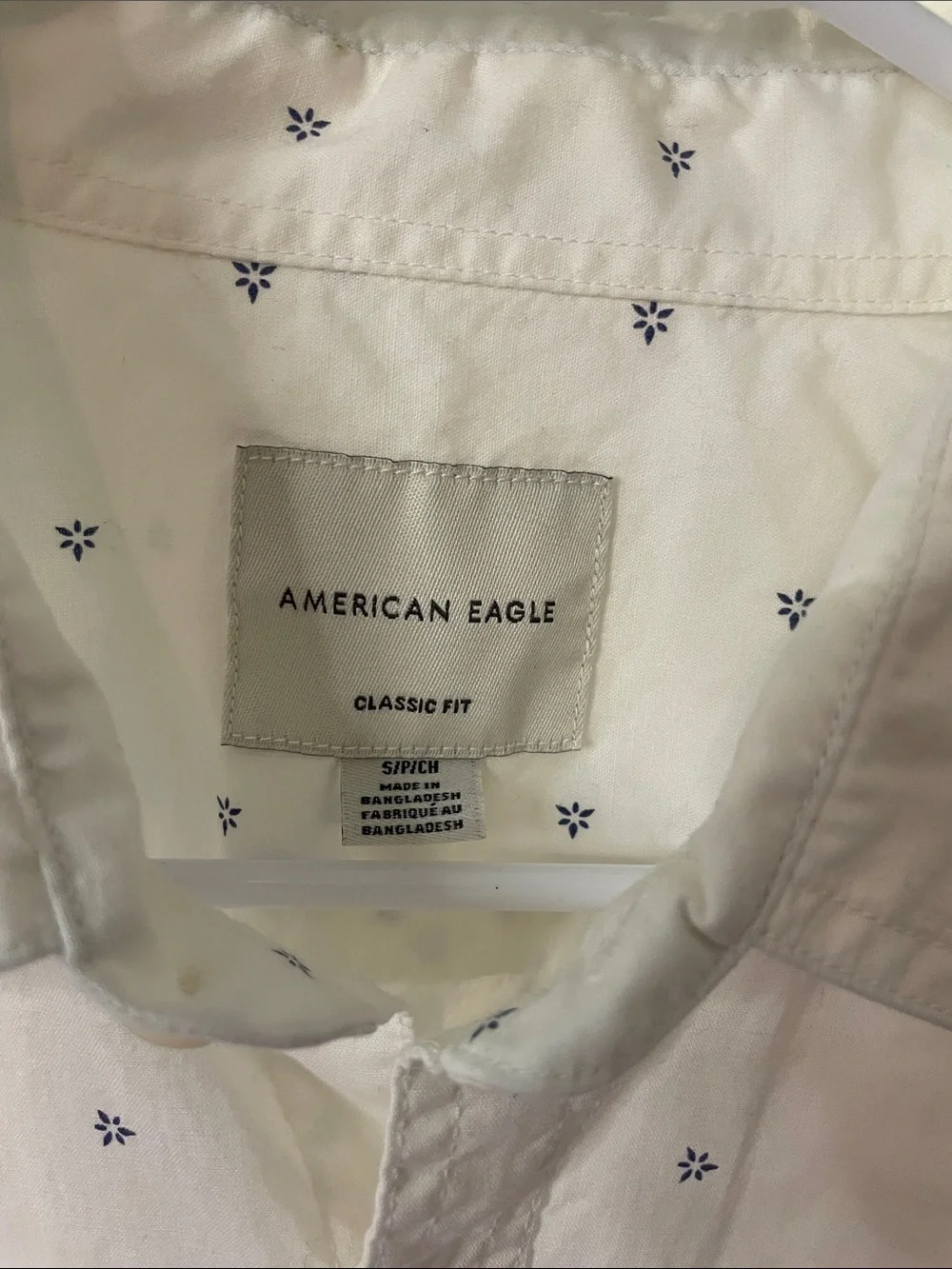 American Eagle Outfitters White Button-Down Shirt with Navy Microprint